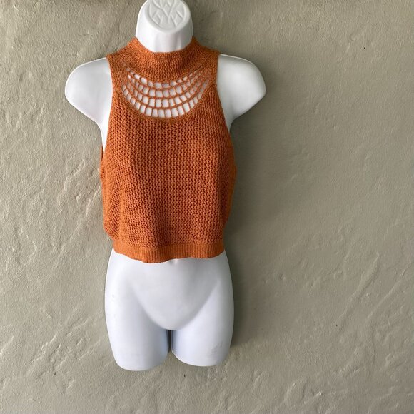 BCBG MAXAZRIA CROCHET KNIT TURTLENECK CROP TOP - Picture 3 of 7